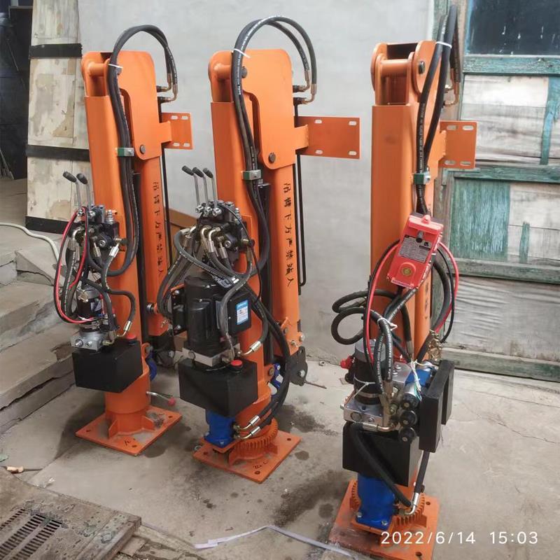 伊通满族自治县重汽蓝牌随车吊 3.2吨 国六动力强 液压驱动 农用自卸起重机